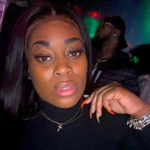 Meet your Posher, Ebony